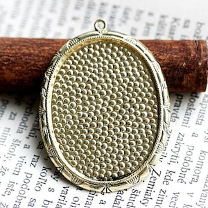 Grote camee-instelling: 40 x 30 mm, antiekgouden ovale lijst met hanger, basis cabochon - F077