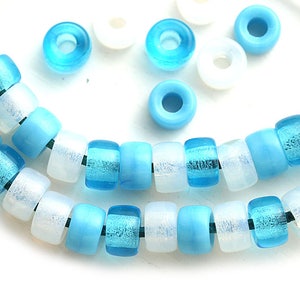 Mix di perline Pony da 6 mm in vetro ceco blu, turchese e bianco, perline a rullo, foro da 2 mm, per cordino in pelle - 50 pezzi - 0215