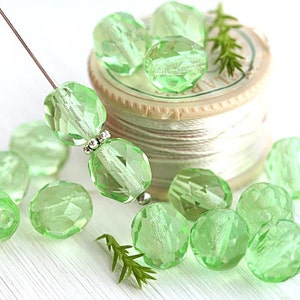 Transparent green glass beads, 8mm Czech round beads, Green fire polished faceted beads - 15Pc - 0634