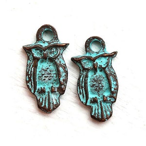 Owl copper metal charm, Green patina owl bead, greek mykonos bird beads, 4Pc - F200