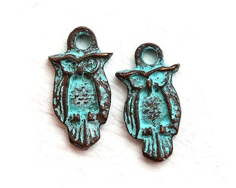 Owl copper metal charm, Green patina owl bead, greek mykonos bird beads, 4Pc - F200