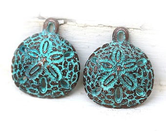 Metal Sand dollar charms Green patina Copper Sand dollar pendant Greek metal casting beads Beach jewelry making 22x20mm - 2Pc - F123