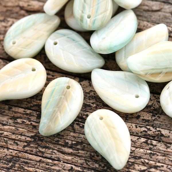 Light Beige Leaf beads, Off white Czech glass beads, 14x9mm glass leaves pale yellow pressed leaf - 15Pc - 2323