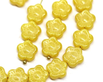 Yellow Daisy Czech Glass Flower Beads 10mm (15pc)