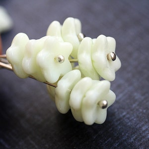 10mm Light Yellow Flower beads, czech glass bell caps, Pale yellow floral beads 15Pc - 1267