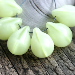 Perles en forme de larme jaune opale, gouttes en verre tchèque, briolettes jaune clair, 10 x 14 mm - 6 pièces - 2296