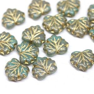 Opal grüne Ahornblatt Perlen Tschechische Glasblätter 11 x 13 mm - 15 Stück - 3614
