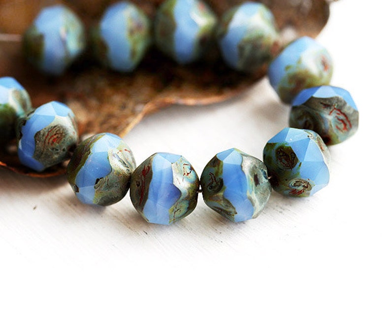 Milky Cornflower Blue böhmische Perlen, picasso feuerpolierte Perlen, nugget 9mm 12Stk 1589 Bild 1