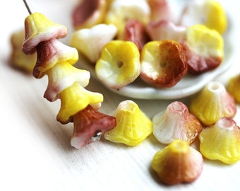 Small Flower beads, Yellow Brown mixed color, yellow tiny bell flower, czech glass beads, flower cups, 7x5mm - 25Pc - 2399