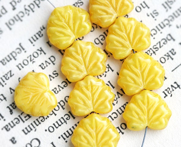 Yellow leaf beads Maple leaves Czech glass pressed beads - 11x13mm - …