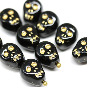 10pc Black skull beads Halloween decor Gold wash glass skull Skeleton Czech beads - 1231