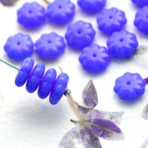 Cornflower Blue Flower beads, czech glass beads, blue floral beads, daisy flower - 9mm - 20Pc - 2170