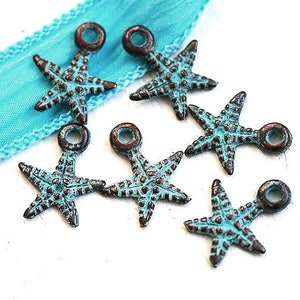 6 pezzi Ciondoli a forma di stella marina piccola, con patina verde, perline di metallo fuso a forma di stella marina greca, ciondoli per gioielli da spiaggia - 14 mm - F023
