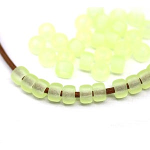 Perline a rullo ceche in pony giallo satinato da 6 mm, distanziatori rotondi con foro largo da 2 mm, 40 pezzi - 0271