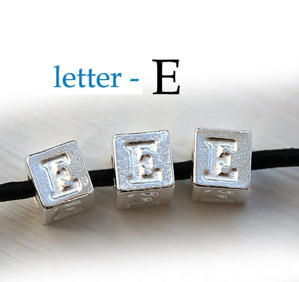 24 e lettre de l'alphabet grec