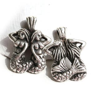 Metal Mermaid charm Antique Silver two mermaids Greek metal casting beads Nautical charm Mermaid jewelry making - 22mm - F562