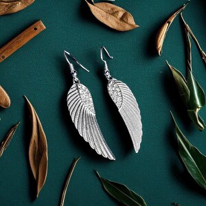 Vintage Silvertone Rhinestone Angel Feather Dangke Drop Hook Earrings (Free Gift Box) afbeelding 3