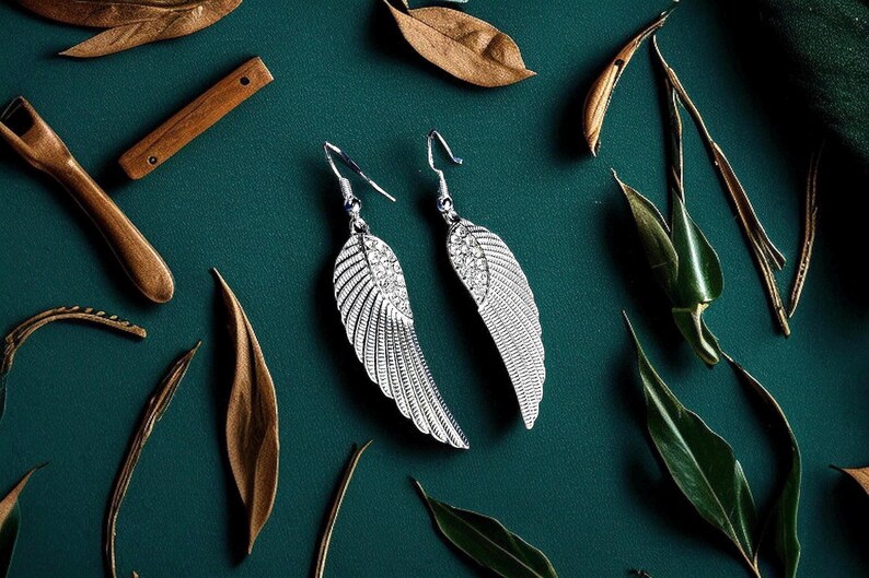 Vintage Silvertone Rhinestone Angel Feather Dangke Drop Hook Earrings (Free Gift Box) afbeelding 3