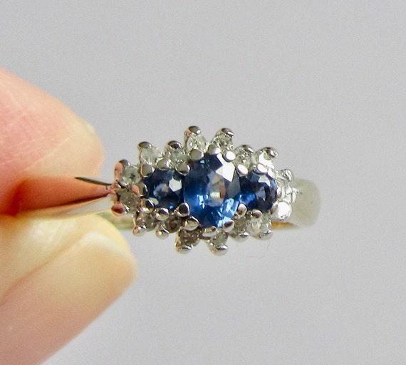 9ct Gold Sapphire and Diamond Cluster Ring - image 5