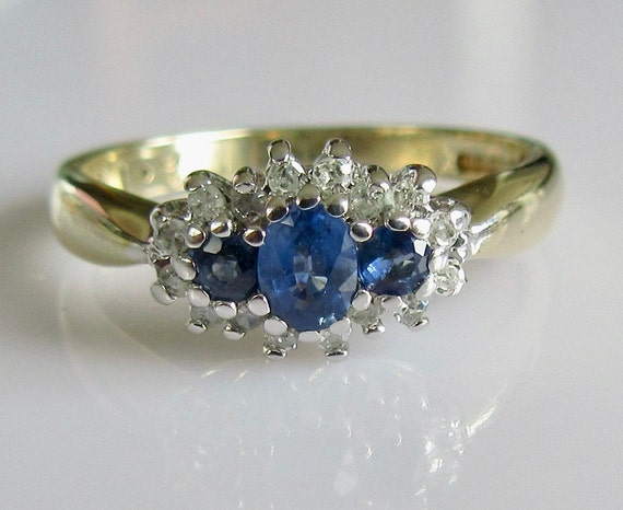 9ct Gold Sapphire and Diamond Cluster Ring - image 7