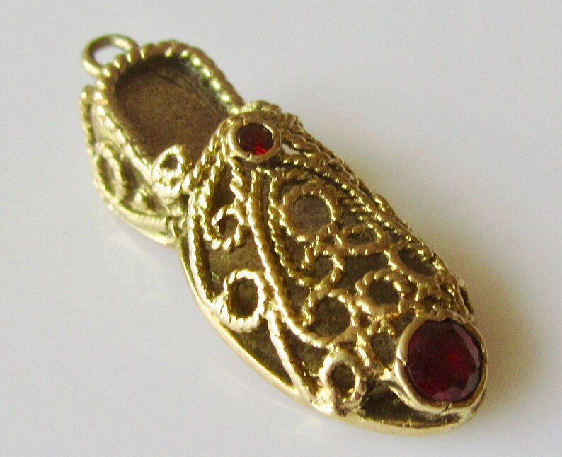 9ct Gold and Garnet Shoe Charm or Pendant