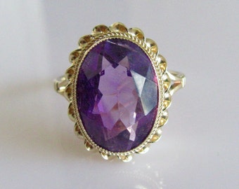Large Vintage 9ct Gold Oval Amethyst Ring