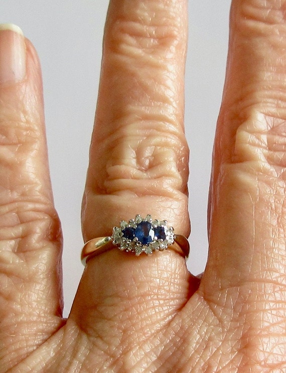 9ct Gold Sapphire and Diamond Cluster Ring - image 6