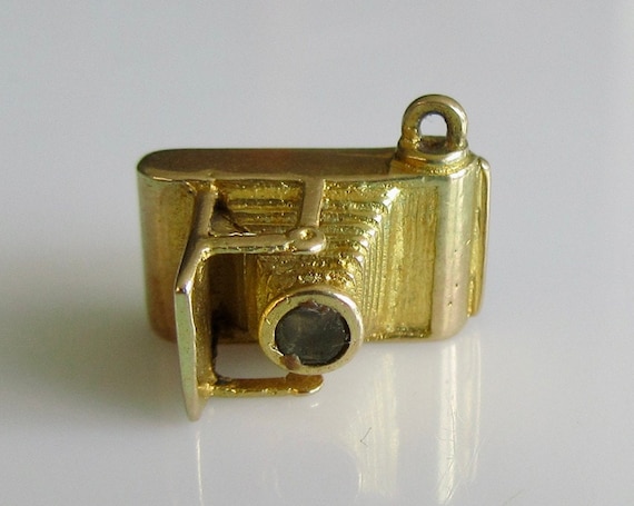 Vintage 9ct Gold Camera With Stanhope Scenes of London Charm