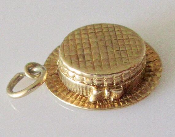 Straw Boater Hat 9ct Gold Charm or Pendant