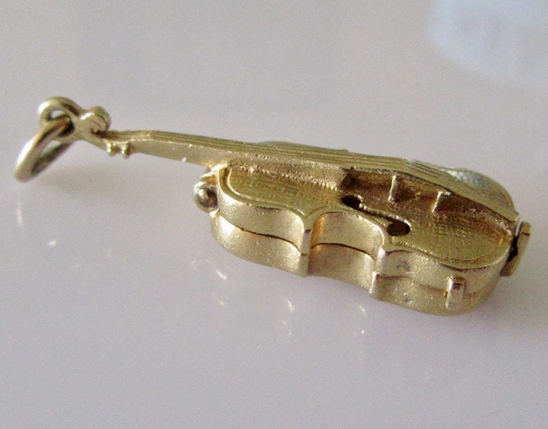 Large Violin and Oil Opening 9ct Gold Charm or Pendant