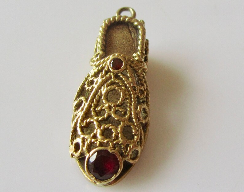 9ct Gold and Garnet Shoe Charm or Pendant