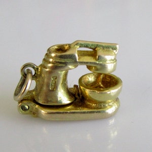 Vintage 9ct Gold Nuvo Food Mixer Movable Charm