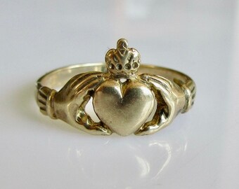 Vintage 9ct Gold Claddagh Ring