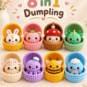 Puede incluir: Ocho figuras amigurumi de ganchillo dentro de recipientes individuales cubiertos de hilo. El conjunto incluye un conejo, cerdo, seta, dragón, oveja, pulpo, abeja y nube. El texto 8 in 1 Dumpling aparece sobre las figuras.