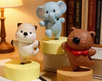 Handgemaakte aangepaste houten Kapi Bear-sculptuur, gepersonaliseerd draaibaar snijwerk, dierendecor, dierenliefhebbers cadeau