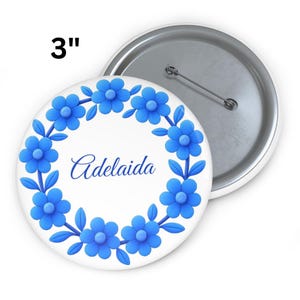 Gepersonaliseerde/aangepaste knop met blauwe bloemen badge met naam