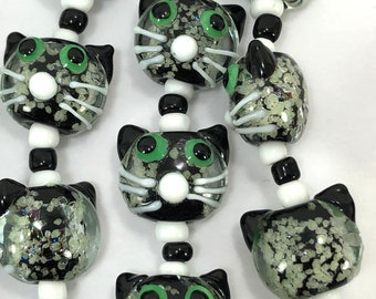 Halloween Design Glow In Dark Handmade 12x13x15mm Cat Lampwork Glass Beads(Pack of 6 beads)