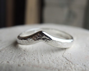 Rustic Chevron Sterling Silver Band Ring - Unisex