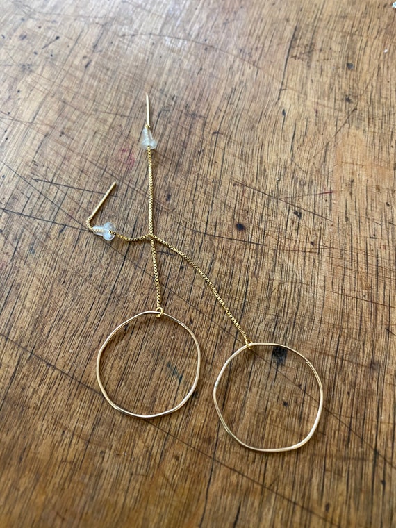 Thread hoop earrings deals