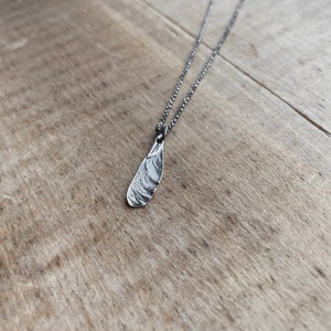 Mini Ahorn Samen Halskette - dunkles Sterling Silber - Samara Schmuck