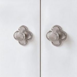 Clover Base Cabinet Knobs, Solid Metal Drawer Pulls, Vintage Decorative Dresser Knobs for Kitchen image 8