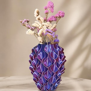 Skimrande lilablå 3D-tryckt vas, skulptural blomhållare för torkade blommor, modern inredning