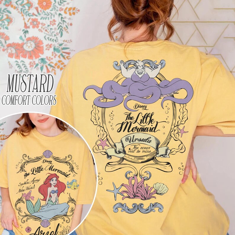 Może przedstawiać: Rustykalny drewniany szyld z napisem "Welcome to our home" w białych literach. Szyld ma postarzaną powierzchnię i prosty, zapraszający design, idealny do dekoracji wejścia.