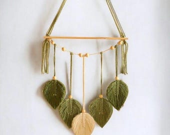 Handgefertigtes Makramee-Blattregal, salbeigrüne Baumwollschnur, Naturholz-Display, Boho-Topfhänger