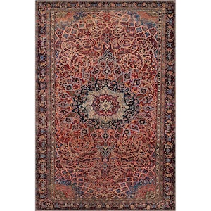 K&ouml;nnte beinhalten: Ein rechteckiger persischer Teppich mit einem komplizierten Blumenmuster. Der Teppich hat einen tiefroten Hintergrund mit einem zentralen Medaillon in Marineblau und Gold. Der Rand ist dunklerrot mit detaillierten Mustern.