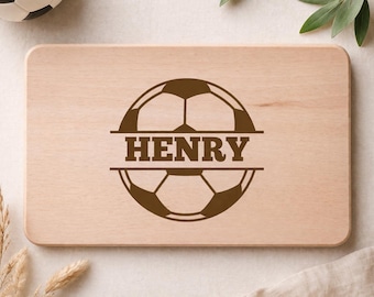 Personalisiertes Frühstücksbrettchen mit Namen Fußball Design | Brotzeitbrett Holz graviert Geschenk Kinder
