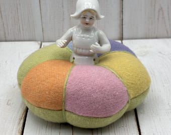 Alfiletero - Media muñeca - Lana afieltrada en varios colores