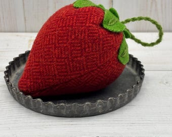 Alfiletero - Fresa - Lana de fieltro rojo - PEQUEÑO