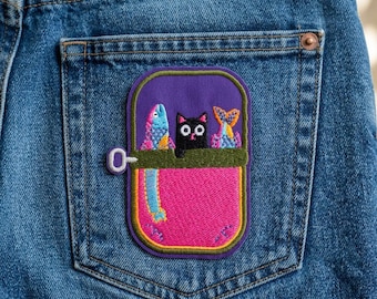 Black Cat Sardine Tin Patch – Embroidered Fish Can Badge for Jackets, Bags, Hats