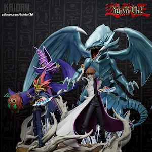 Könnte beinhalten: Ein Set aus drei Keramikbechern mit gesprenkelter, matter Oberfläche. Die Becher sind in Creme-, Hellgrau- und Dunkelgrautönen gehalten. Jeder Becher hat ein schlichtes, minimalistisches Design und einen abgerundeten Henkel.